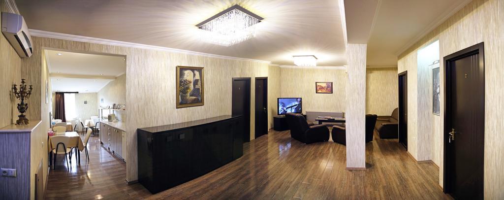 Rondo Hotel ティビリシ エクステリア 写真