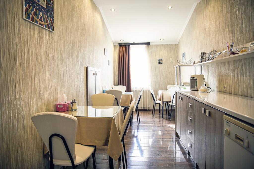 Rondo Hotel ティビリシ エクステリア 写真